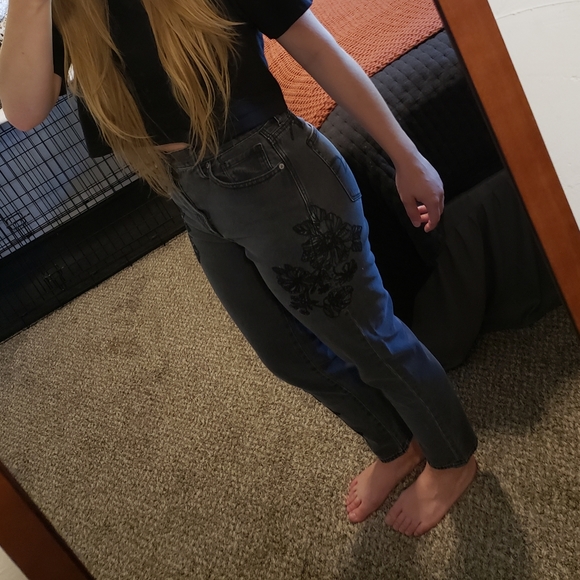 AEO Floral Mom Jeans - Picture 2 of 7